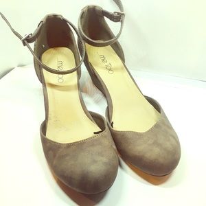 Gray Suede Mary Jane Pumps, Size 8
